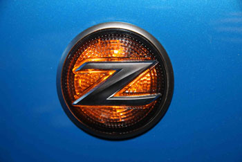Nissan 370z_hazardlight