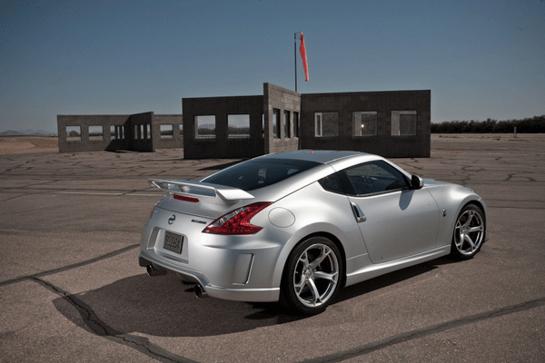 How much horsepower does a 2011 nissan 370z have #4